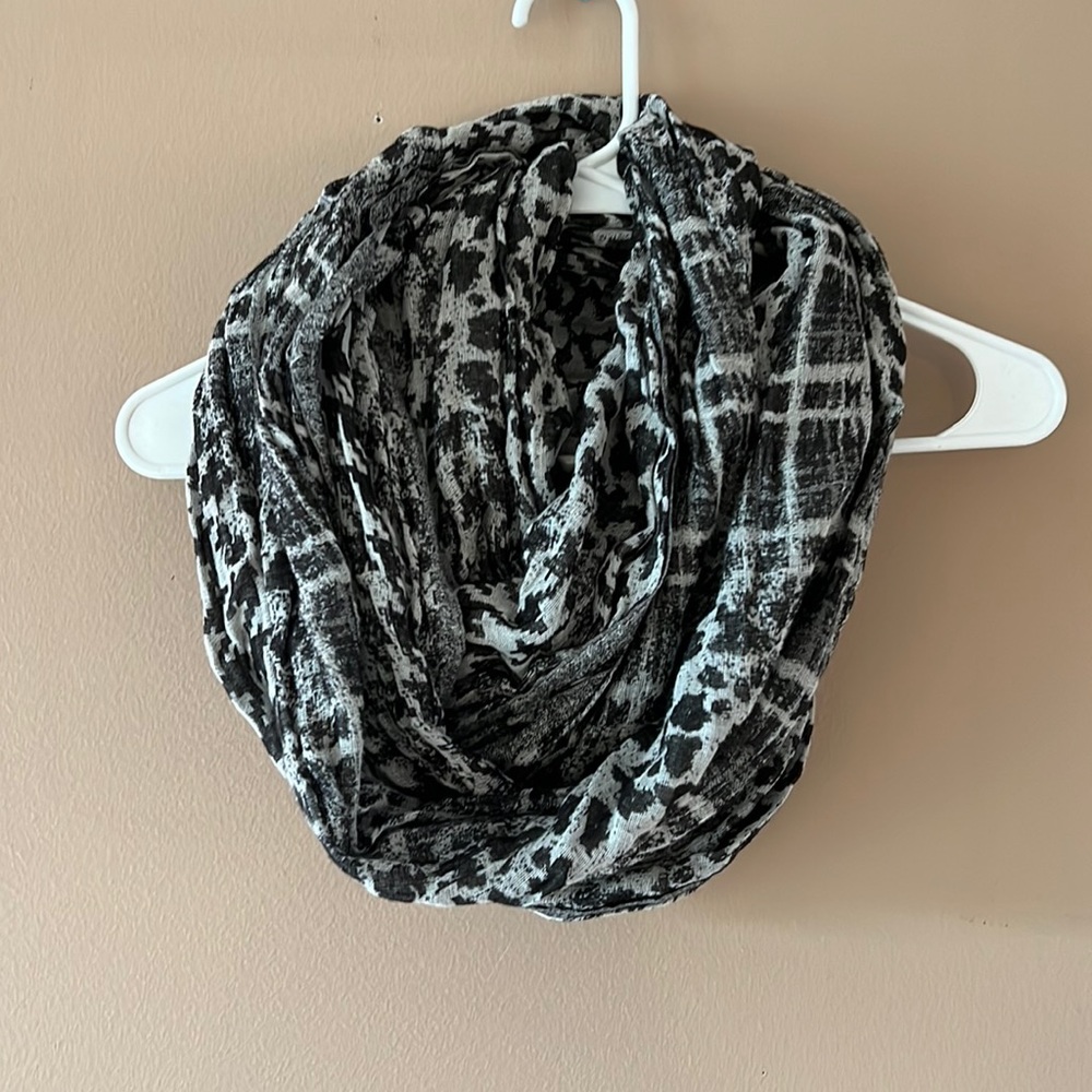 Infinity scarf